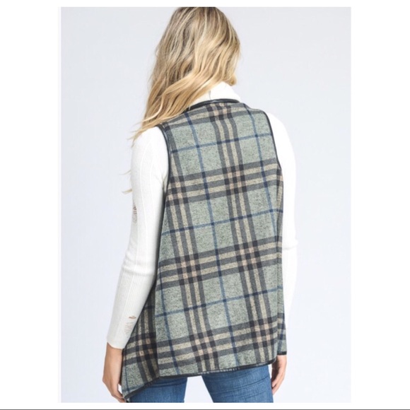 SANDIE-Plush Lined Wide Lapel Vest - Picture 2 of 3